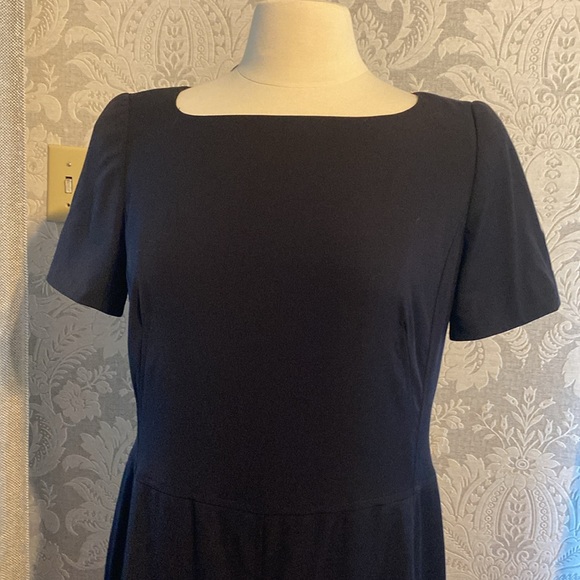 Louis Feraud knee length virgin wool  short sleeves dress size 12 - Picture 2 of 11